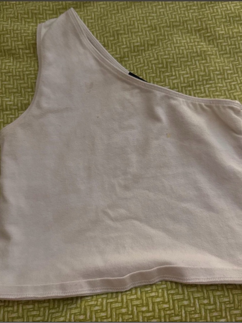 Brandy Melville One-Shoulder Crop Tank Top in Pale Pink